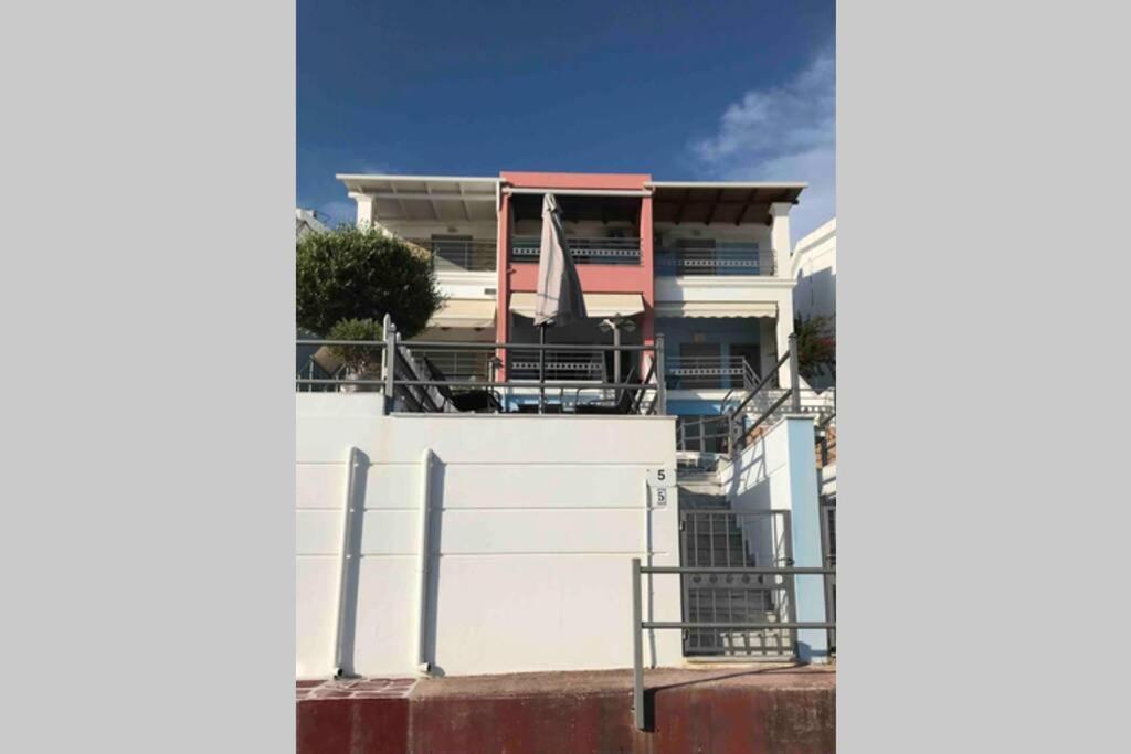 Seafront Lovely House - Kat'S Rentals Loutsa  Bagian luar foto