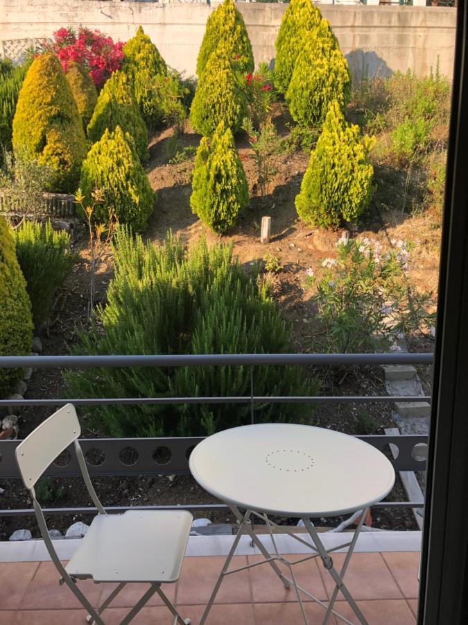 Seafront Lovely House - Kat'S Rentals Loutsa  Bagian luar foto